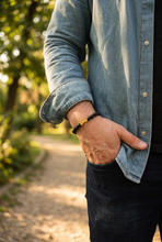 Lade das Bild in den Galerie-Viewer, Elastischer Fitness Kugelarmband mit hantelförmigen Legierungsanhänger (Edelstahl) in verschiedenen Farben