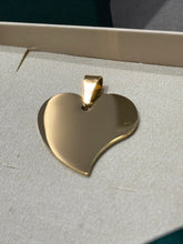 Lade das Bild in den Galerie-Viewer, Edelstahl Herzanhänger mit persönlicher Gravur