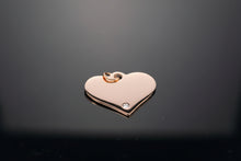 Lade das Bild in den Galerie-Viewer, Herzanhänger mit Zirkon – Edelstahl Schmuck mit Gravur
