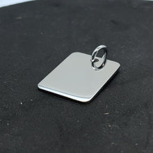 Lade das Bild in den Galerie-Viewer, Kostenlose 3D Gravur+ Anhänger | Personalisierte Edelstahl-Anhänger in Stahl, quadratisch, glänzend
