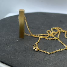 Lade das Bild in den Galerie-Viewer, Kostenlose Gravur + Anhänger | 3D Säulen Silber-Anhänger (Baren) mit Kette in Matt-Optik