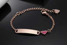 Lade das Bild in den Galerie-Viewer, Individuelles Baby-Armband mit Herzanhänger – personalisierte Gravur aus Edelstahl
