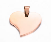 Lade das Bild in den Galerie-Viewer, Edelstahl Herzanhänger mit persönlicher Gravur
