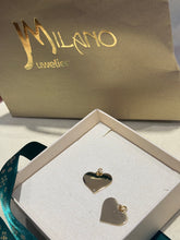 Lade das Bild in den Galerie-Viewer, Herzanhänger mit Zirkon – Edelstahl Schmuck mit Gravur
