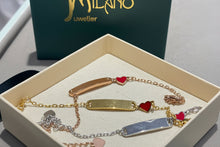 Lade das Bild in den Galerie-Viewer, Individuelles Baby-Armband mit Herzanhänger – personalisierte Gravur aus Edelstahl
