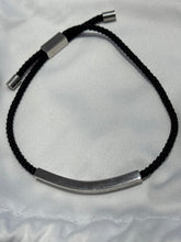 Lade das Bild in den Galerie-Viewer, NEU| Geflochtene Platten-Armbänder  | Personalisierte Edelstahl-Armband  + kostenlose Gravur
