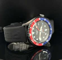 Lade das Bild in den Galerie-Viewer, Seiko 5 Sports x Pepsi® Limited Edition - SSK047
