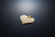 Lade das Bild in den Galerie-Viewer, Herzanhänger mit Zirkon – Edelstahl Schmuck mit Gravur
