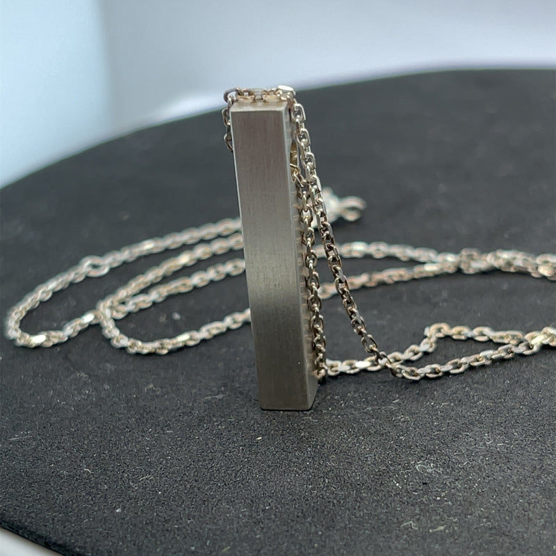 Kostenlose Gravur + Anhänger | 3D Säulen Silber-Anhänger (Baren) mit Kette in Matt-Optik